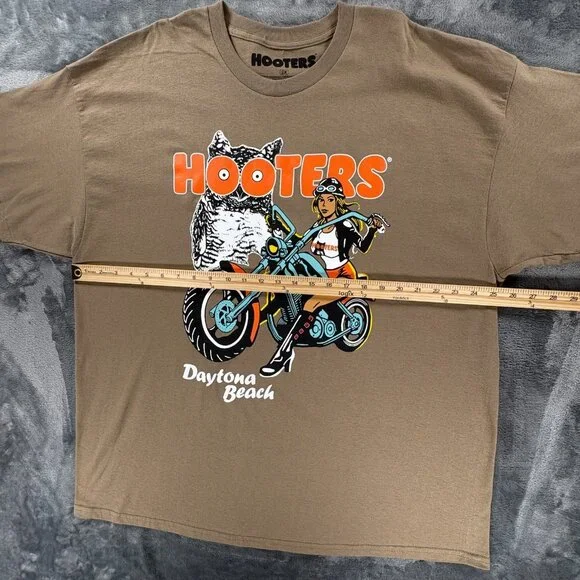 Hooters Daytona Beach T Shirt Men 2XL Tan Biker Graphic Owl Motorcycle USA NWOT - Picture 5 of 6